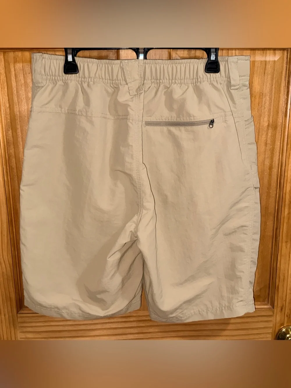 The North Face Men's Khaki Modern Cargo Shorts with Gray Belt-M-EC